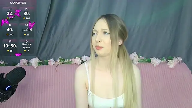 BabbbyFoxxx online show from December 17, 4:07 am