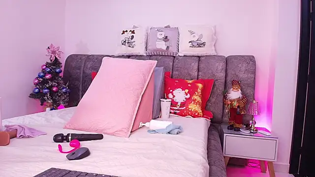 Snapshot of sweegirl69 chatting on December 22, 12:02 pm sweegirl69 online show from December 22, 12:02 pm