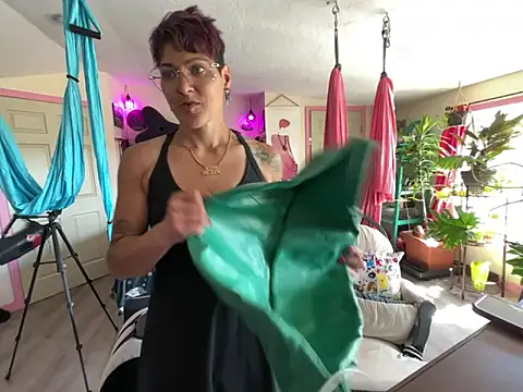 kinkycanner online show from April 9, 8:03 pm