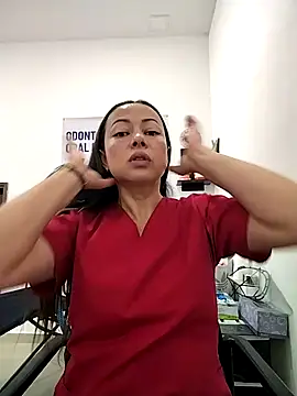 Snapshot of Madisson-04_ chatting on November 10, 3:11 pm Madisson-04 online show from November 10, 3:11 pm