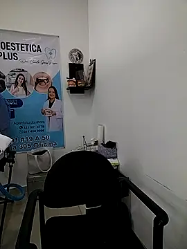 Snapshot of Madisson-04_ chatting on November 24, 3:45 pm Madisson-04 online show from November 24, 3:45 pm