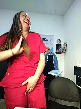 Snapshot of Madisson-04_ chatting on December 4, 7:00 pm Madisson-04 online show from December 4, 7:00 pm