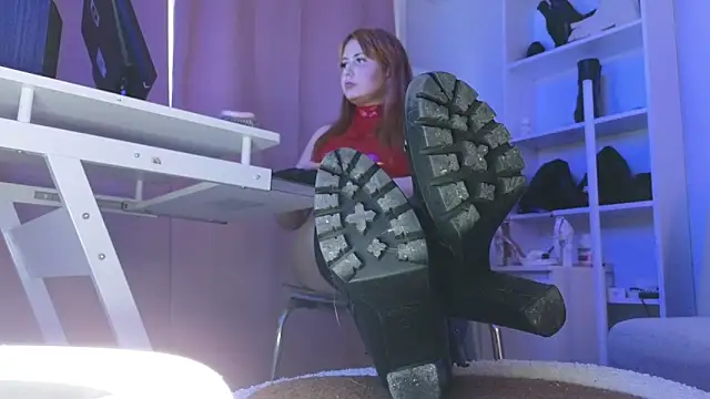 CruelSiren online show from December 19, 7:04 am