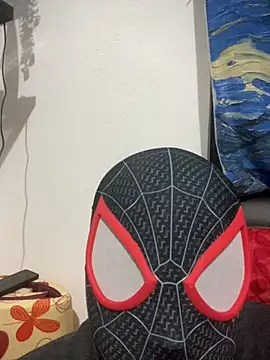 Snapshot of Danimiles chatting on December 17, 9:37 am Danimiles online show from December 17, 9:37 am