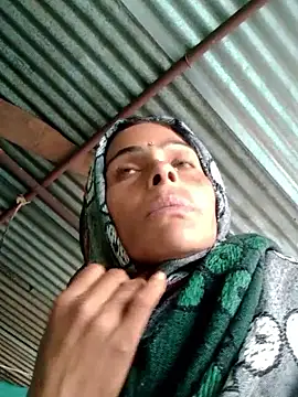 Snapshot of H_seema chatting on January 13, 2:28 am H seema online show from January 13, 2:28 am