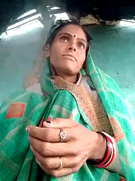 Snapshot of H_seema chatting on February 11, 2:05 am H seema online show from February 11, 2:05 am