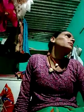 Snapshot of H_seema chatting on February 17, 1:51 pm H seema online show from February 17, 1:51 pm