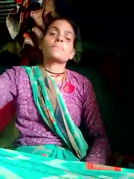 Snapshot of H_seema chatting on February 19, 10:33 am H seema online show from February 19, 10:33 am