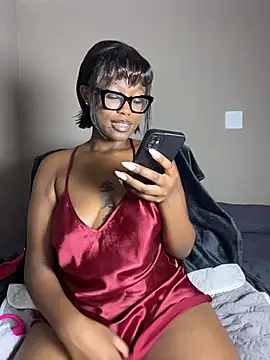 Moonzy77 online show from December 19, 2:02 pm