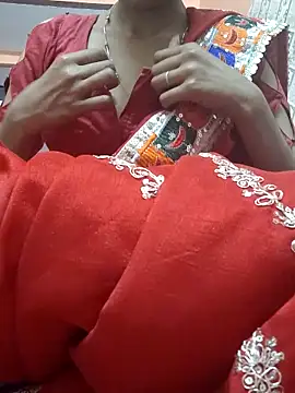 Snapshot of Aidakhan1212 chatting on November 1, 4:20 pm Aidakhan1212 online show from November 1, 4:20 pm