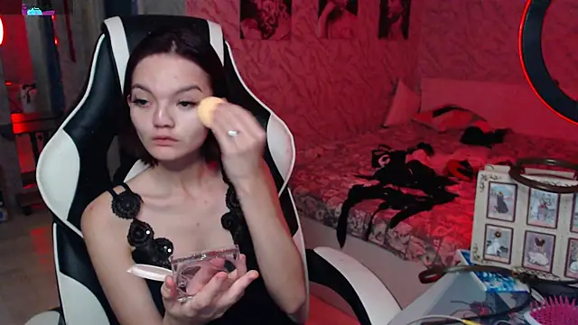 Kitti study online show from October 31, 8:15 am