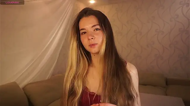 Snapshot of MarlinVarian chatting on October 16, 8:10 pm MarlinVarian online show from October 16, 8:10 pm