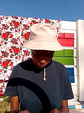 SweetSlenderChoc online show from April 10, 2:00 pm