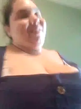 Snapshot of Katherine25 chatting on February 5, 1:27 pm Katherine25 online show from February 5, 1:27 pm