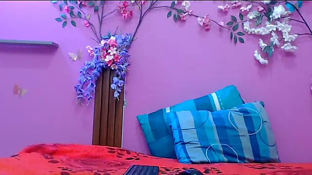 skinnysofia18 online show from October 23, 12:59 pm