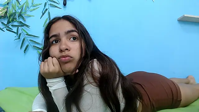 skinnysofia18 online show from July 13, 2:42 pm