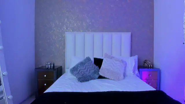 KaylieBrooks online show from December 3, 7:23 pm