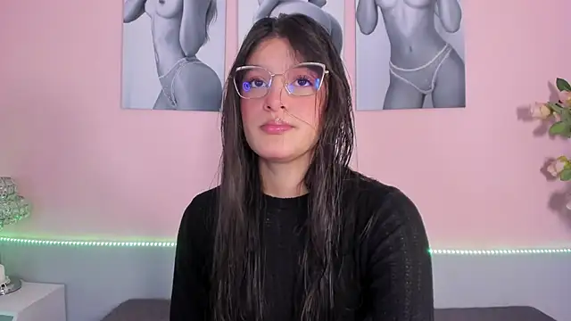 Stefany gonzales  online show from May 12, 12:24 pm