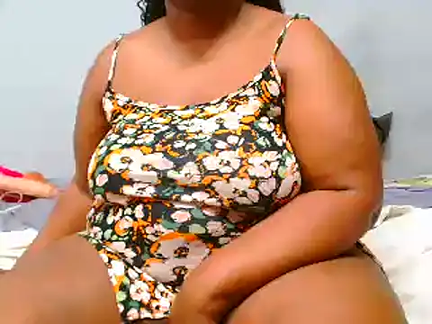 Snapshot of ROYALASS25 chatting on March 22, 1:11 am ROYALASS25 online show from March 22, 1:11 am