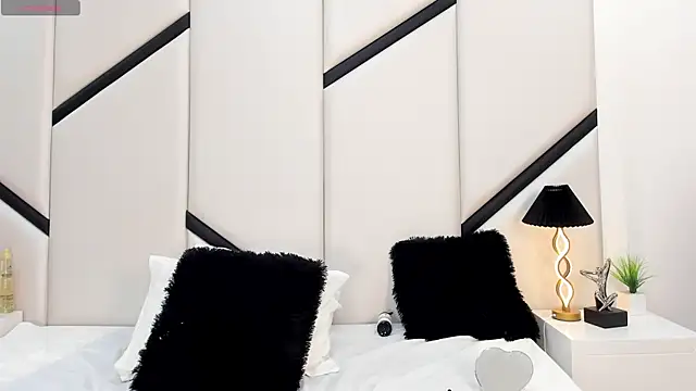 XimenaCosta online show from May 4, 12:23 pm