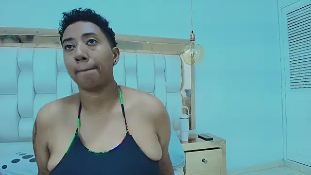 TiffantyAndStacy online show from October 1, 7:31 pm