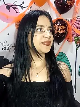 ValerieLove  online show from October 28, 7:27 pm