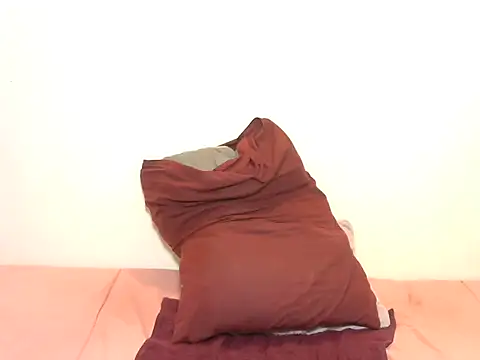 BeautyQueenX22 online show from December 5, 9:18 am