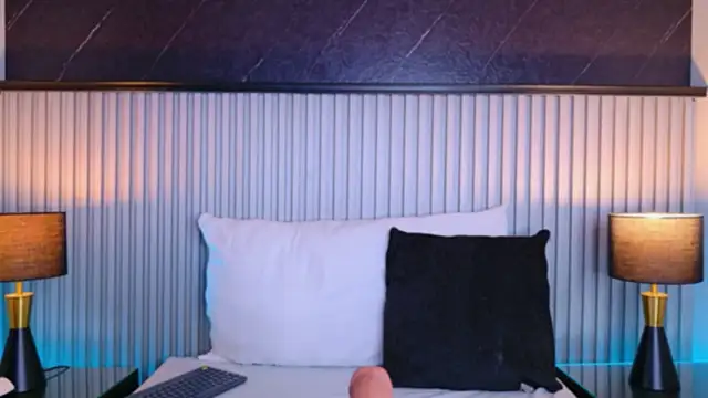 Snapshot of Meganreed_ chatting on June 11, 12:32 am Meganreed online show from June 11, 12:32 am