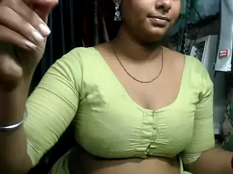 DearKimmi online show from December 3, 6:17 pm