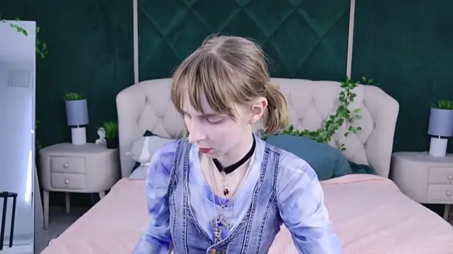 Beverly Gomes online show from November 8, 3:34 pm