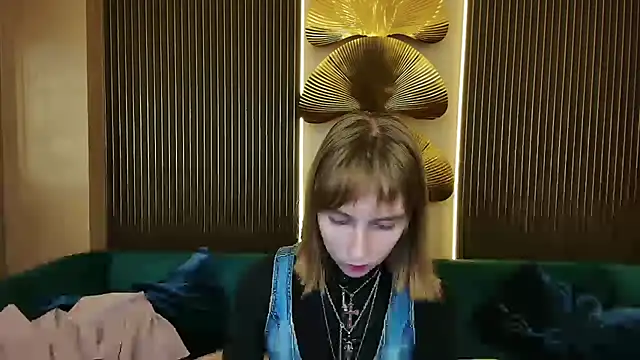 Beverly Gomes online show from November 22, 3:55 pm