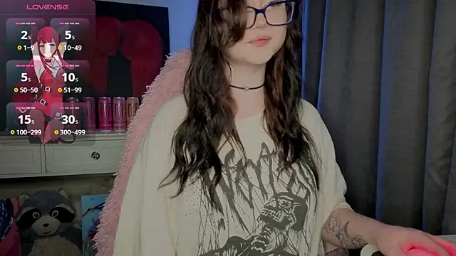hornyprincess19 online show from June 1, 6:31 pm