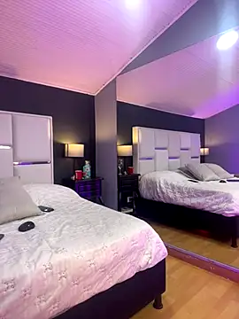 Samantha Milf   online show from October 7, 9:12 pm