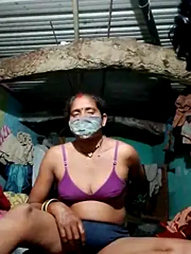 Snapshot of CUTE-004 chatting on October 26, 3:18 pm CUTE-004 online show from October 26, 3:18 pm