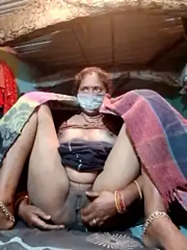 Snapshot of CUTE-004 chatting on December 21, 6:04 pm CUTE-004 online show from December 21, 6:04 pm