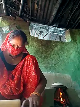 Snapshot of CUTE-004 chatting on December 23, 6:44 am CUTE-004 online show from December 23, 6:44 am