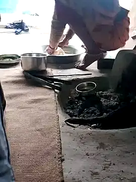 Snapshot of CUTE-004 chatting on January 9, 5:43 am CUTE-004 online show from January 9, 5:43 am