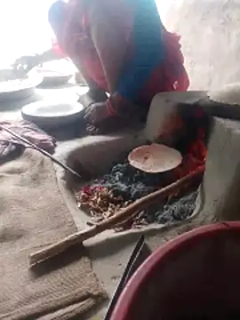 Snapshot of CUTE-004 chatting on February 1, 6:01 am CUTE-004 online show from February 1, 6:01 am