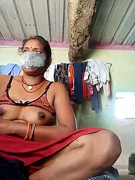 Snapshot of CUTE-004 chatting on February 19, 7:26 am CUTE-004 online show from February 19, 7:26 am