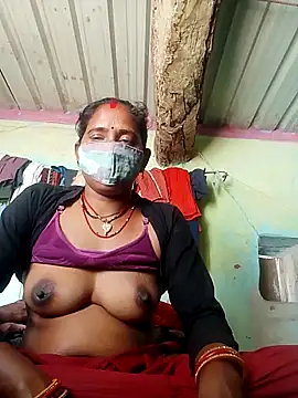 Snapshot of CUTE-004 chatting on March 3, 9:59 am CUTE-004 online show from March 3, 9:59 am