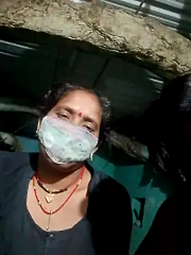 CUTE-004 online show from April 6, 5:03 pm