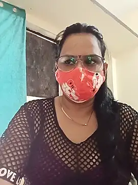 Snapshot of Your-vipasha chatting on June 20, 8:17 am Your-vipasha online show from June 20, 8:17 am