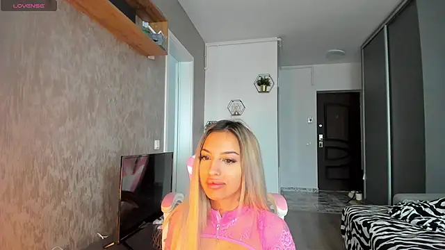 Anya Belle online show from November 20, 8:47 am