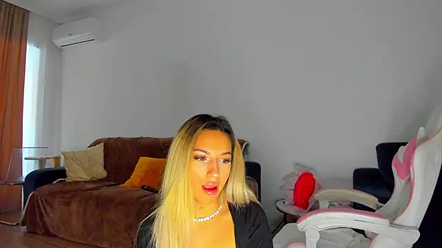 Anya Belle online show from January 11, 7:02 am