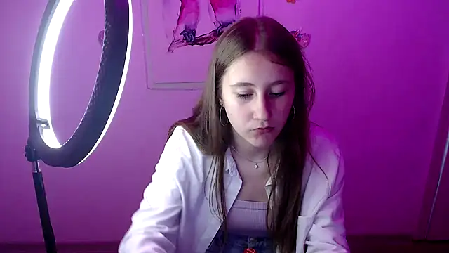 Snapshot of Milka_kamila chatting on September 13, 12:38 pm Milka kamila online show from September 13, 12:38 pm
