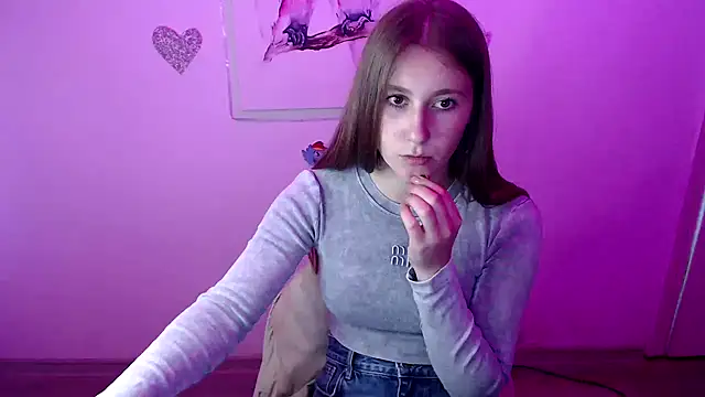 Snapshot of Milka_kamila chatting on September 20, 12:17 pm Milka kamila online show from September 20, 12:17 pm