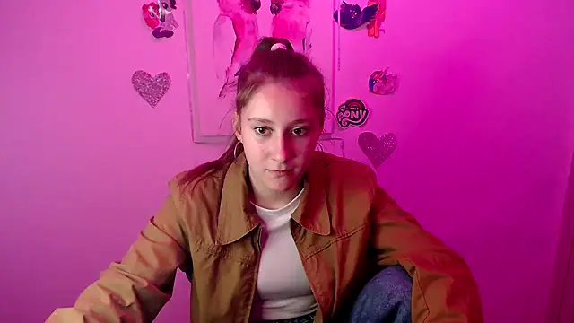 Snapshot of Milka_kamila chatting on September 25, 12:53 pm Milka kamila online show from September 25, 12:53 pm