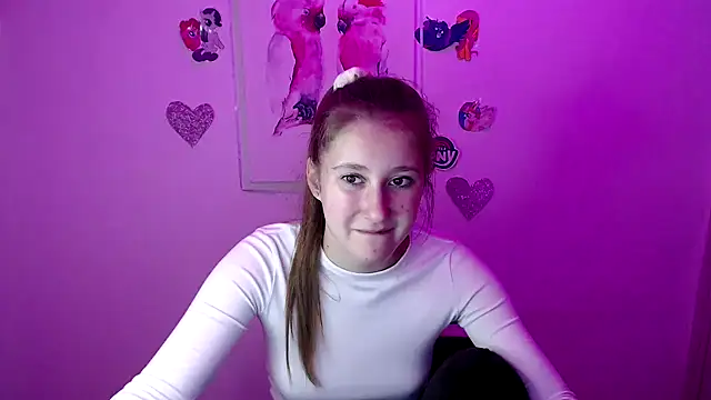 Snapshot of Milka_kamila chatting on September 27, 9:25 am Milka kamila online show from September 27, 9:25 am