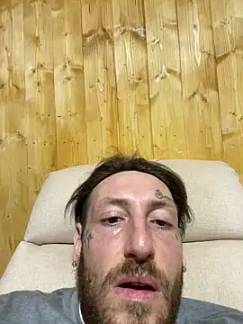 dennis89768 online show from March 1, 11:40 pm