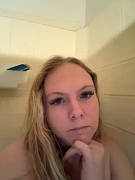 Snapshot of roughdiamond35 chatting on October 26, 4:24 pm roughdiamond35 online show from October 26, 4:24 pm